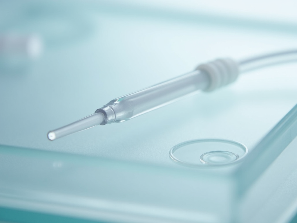 Soft catheter for embryo transfer